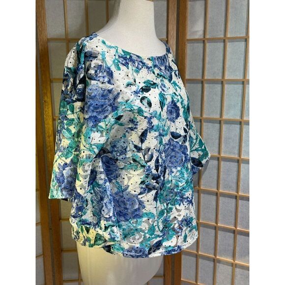 Draper's and Damons Sm Lace/Rhinestone Blouse - Picture 14 of 16